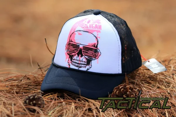 GORRA CON CALAVERA ROSADA