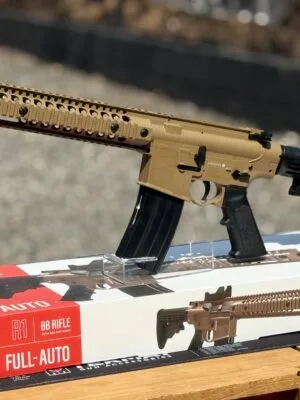 Rifle de aire comprimido Crosman R1 totalmente automático con retroceso de CO2, calibre .177 y mira de punto rojo